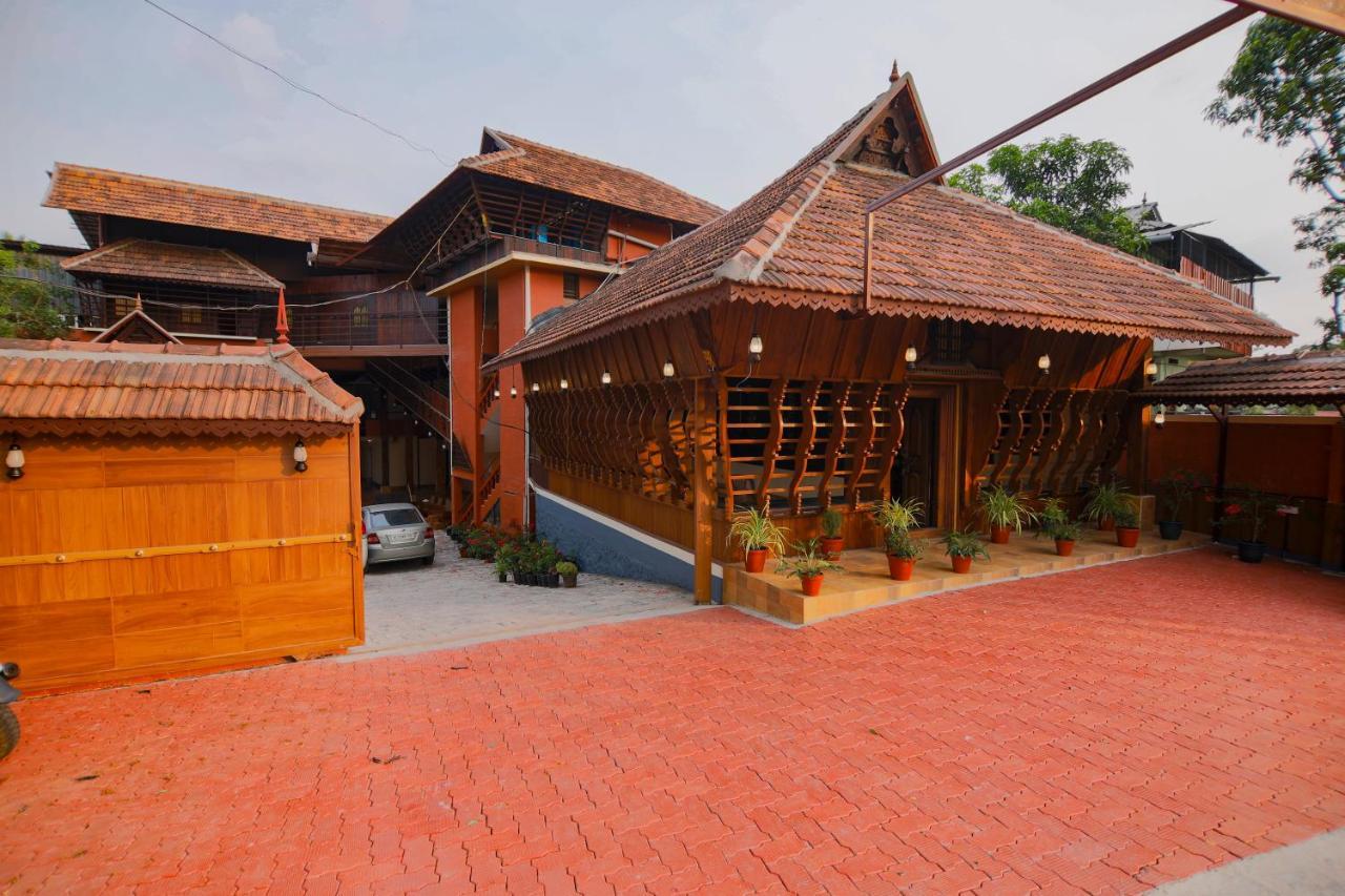 Jk Lodge 코타얌 외부 사진
